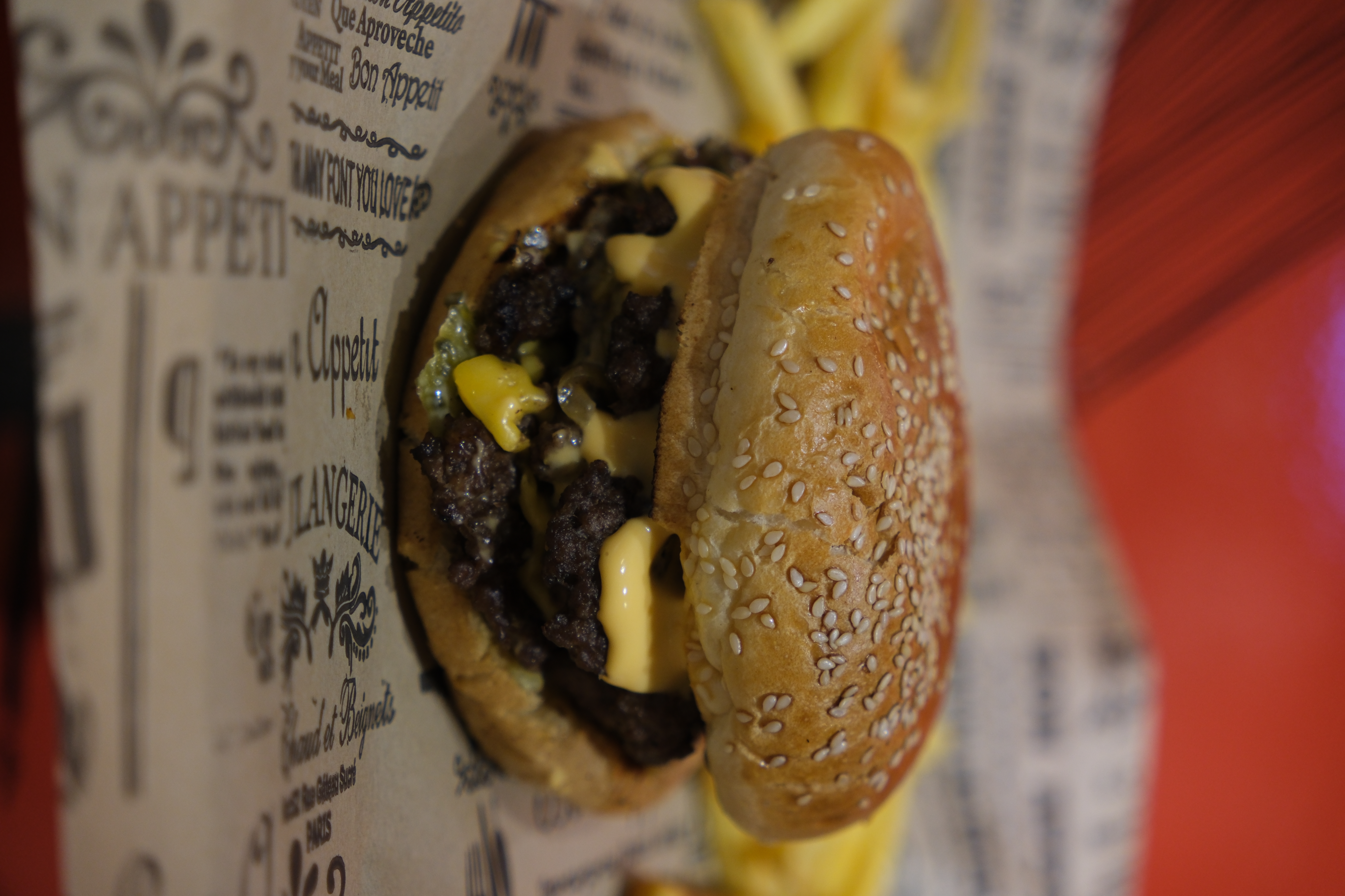 TRIBLE BURGER